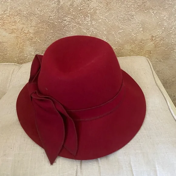 Women Winter Hats - Picture 2 of 3